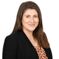 Skoro, Stephanie