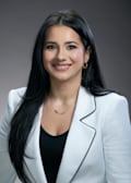 Skenderas, Laura